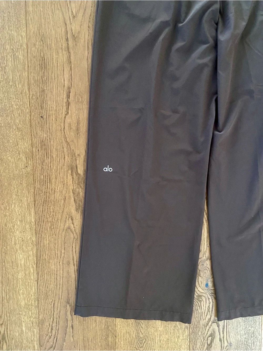 ALO Yoga Women's Wide Leg Trousers in Dark Brown